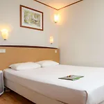 מלון Campanile & Restaurant ברדה