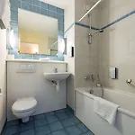 מלון Campanile & Restaurant ברדה