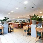 Campanile & Restaurant מלון