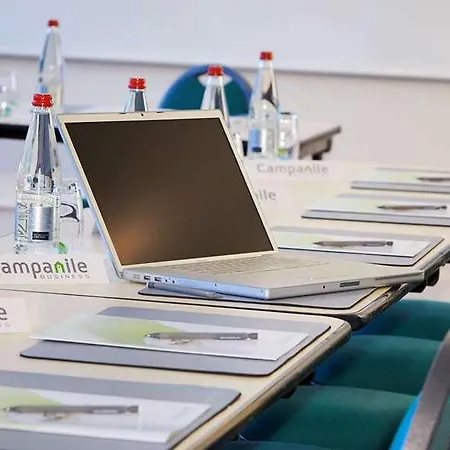 Campanile & Restaurant Hotel