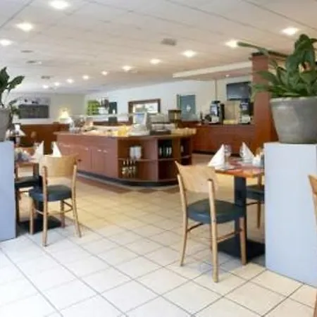 Campanile & Restaurant Hotel 3*