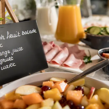 Campanile & Restaurant Hotel