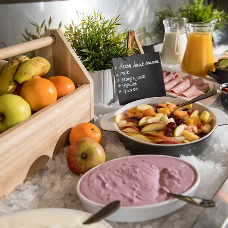 Campanile & Restaurant 3*