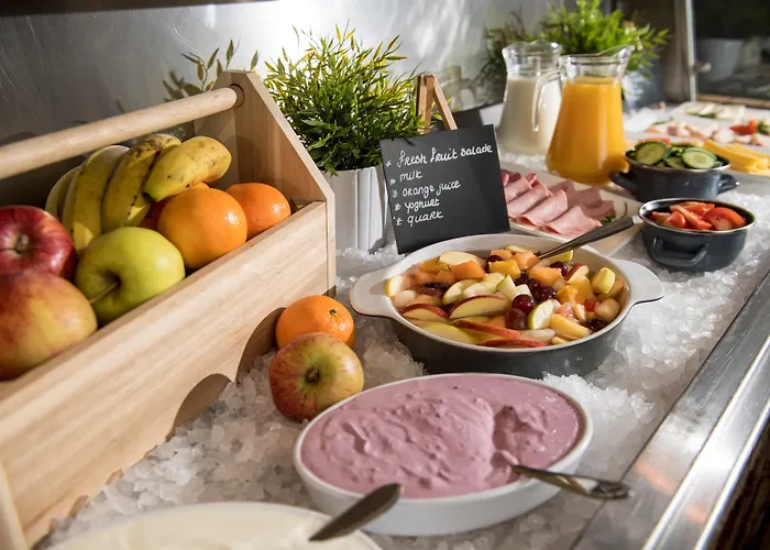 Campanile & Restaurant 3*