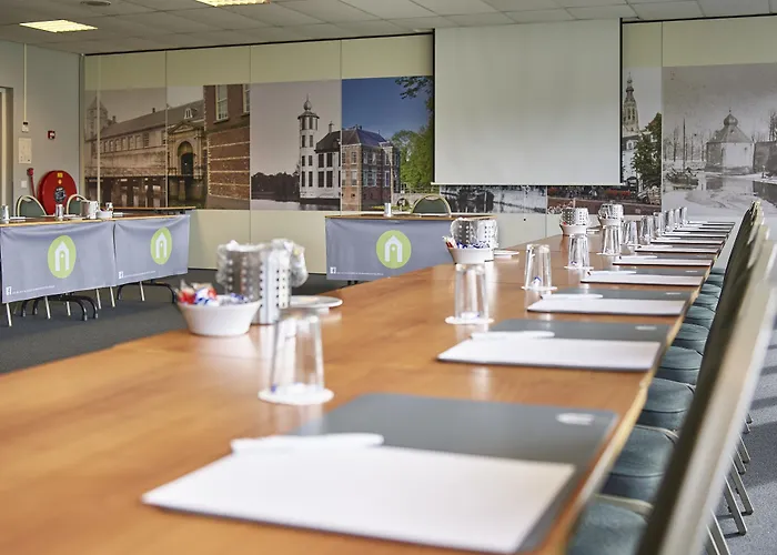 Campanile & Restaurant 3*