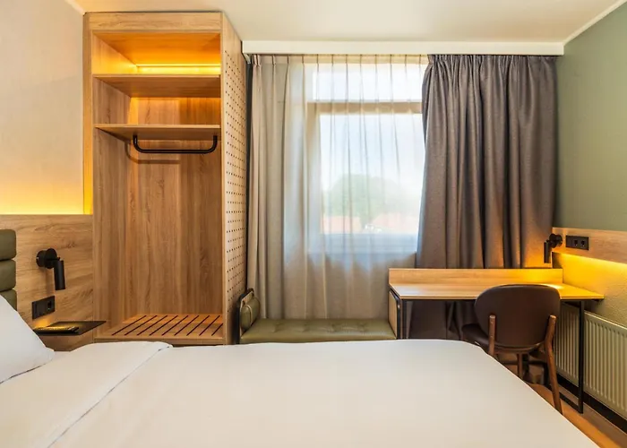 Campanile & Restaurant Hotel 3*