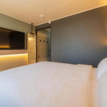 Campanile & Restaurant 3* ברדה