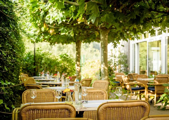 Campanile & Restaurant מלון 3*