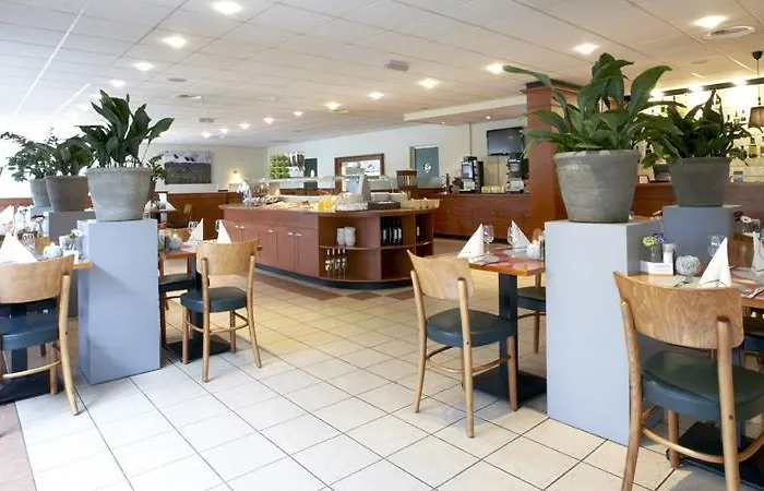 מלון Campanile & Restaurant ברדה